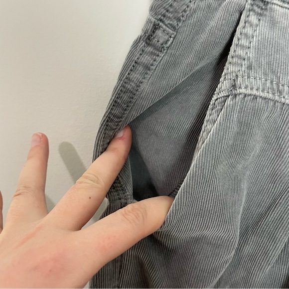 [American Eagle] Women's Gray Corduroy High Rise Straight Leg Mom Jeans - Picture 2 of 9